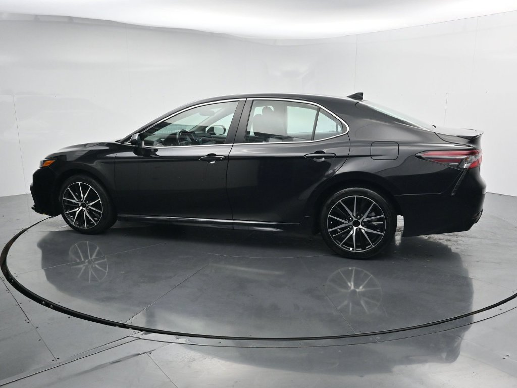 Used 2024 Toyota Camry SE FWD image 5