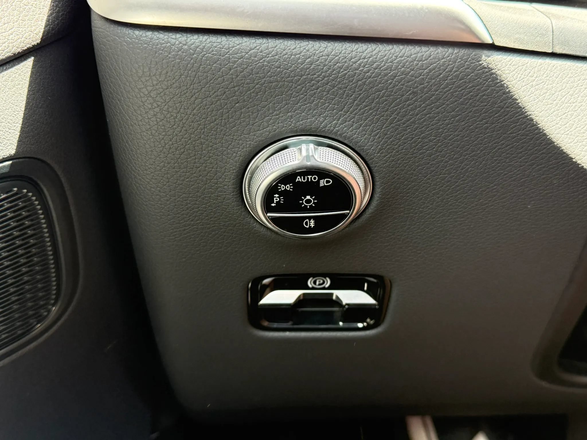 Used 2023 Mercedes-Benz GLC 300 4MATIC image 29