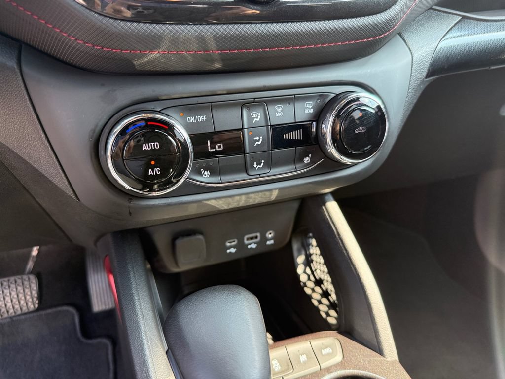 Used 2023 Chevrolet TrailBlazer RS w/ Sun and Liftgate Package AWD/4WD image 21