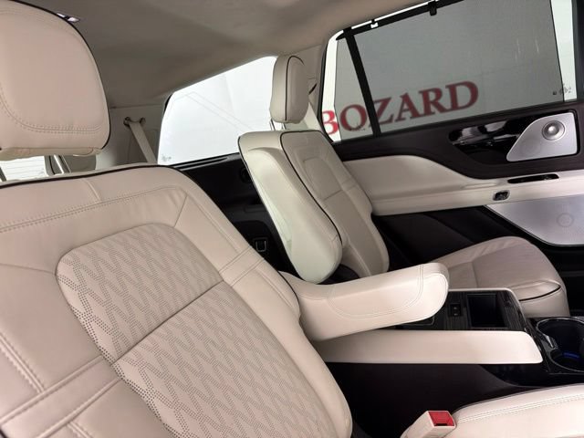 Certified 2021 Lincoln Aviator Black Label Grand Touring w/ Class IV Trailer Tow Package AWD/4WD image 18