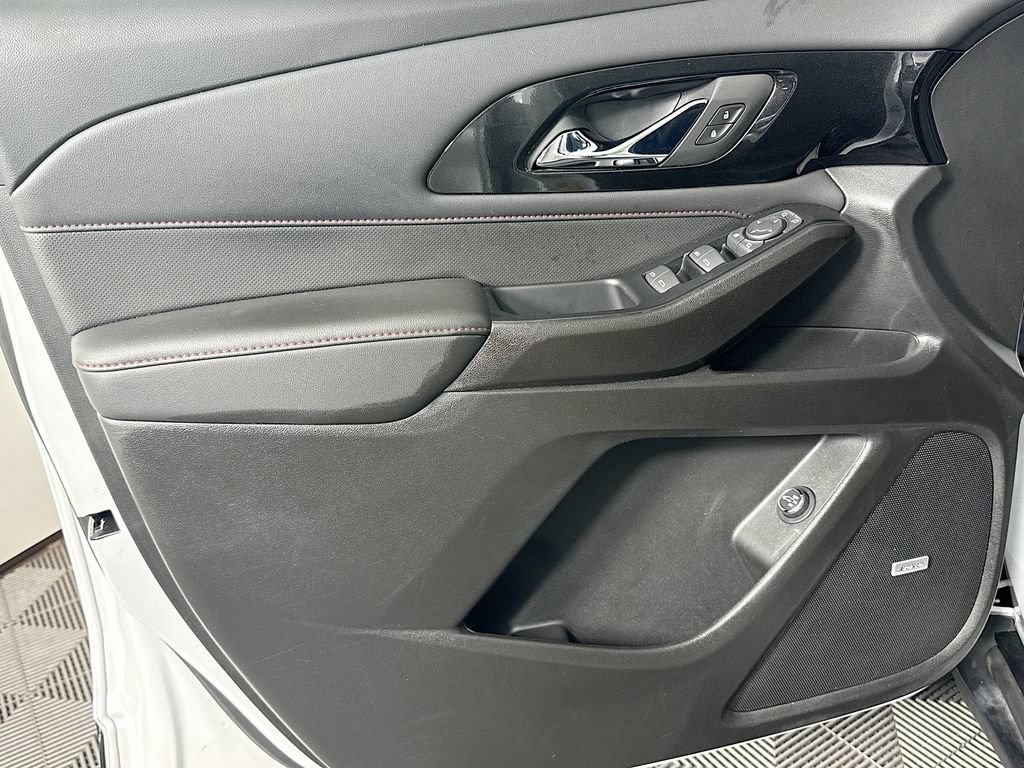 Used 2023 Chevrolet Traverse RS AWD/4WD image 28