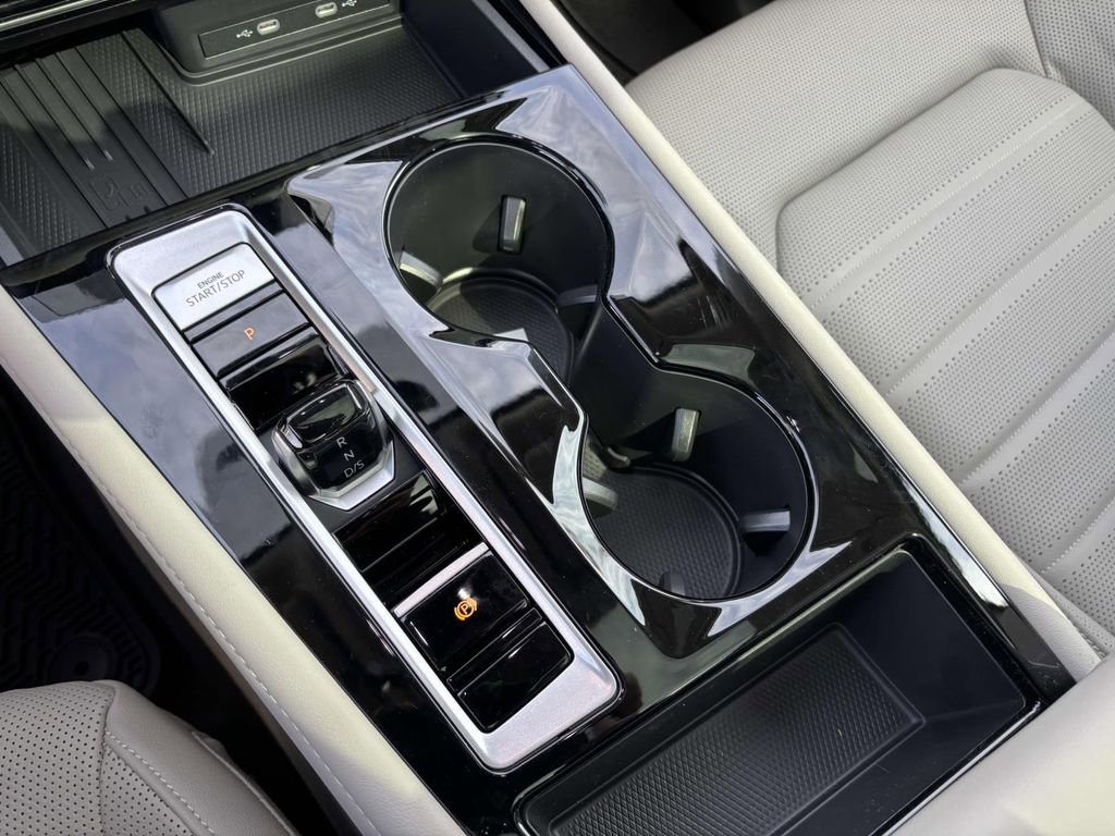 New 2025 Volkswagen Atlas SEL image 24