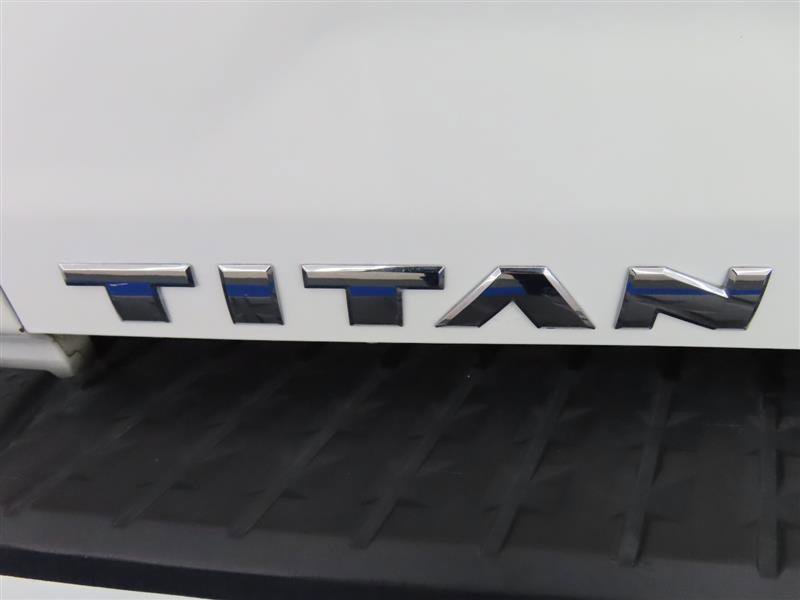 Used 2022 Nissan Titan SV image 12