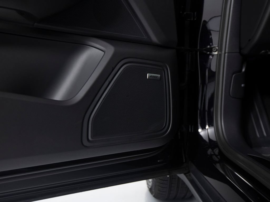 New 2026 Porsche Macan Turbo AWD/4WD image 19