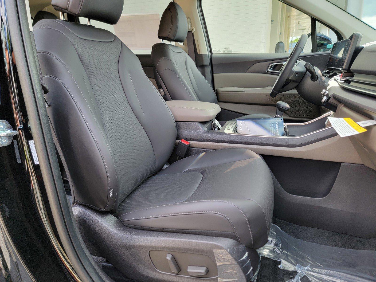 New 2026 Kia Carnival EX image 19