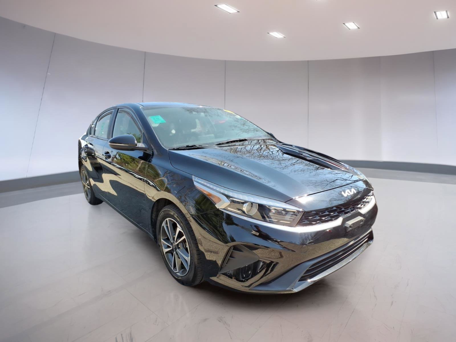 Used 2023 Kia Forte LXS w/ LXS Technology Package image 1