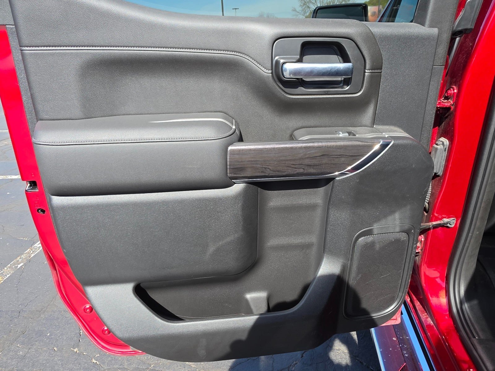 Used 2021 Chevrolet Silverado 1500 LTZ AWD/4WD image 23