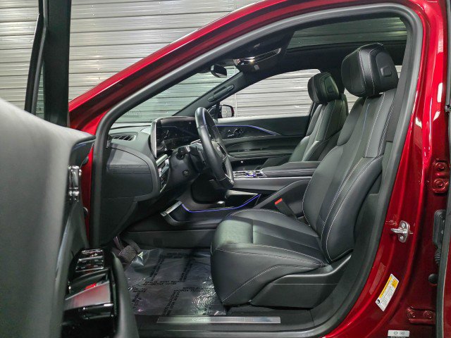 Used 2024 Cadillac Lyriq Sport image 13