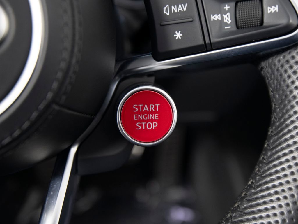 Used 2021 Audi R8 V10 w/ Premium Package RWD image 18