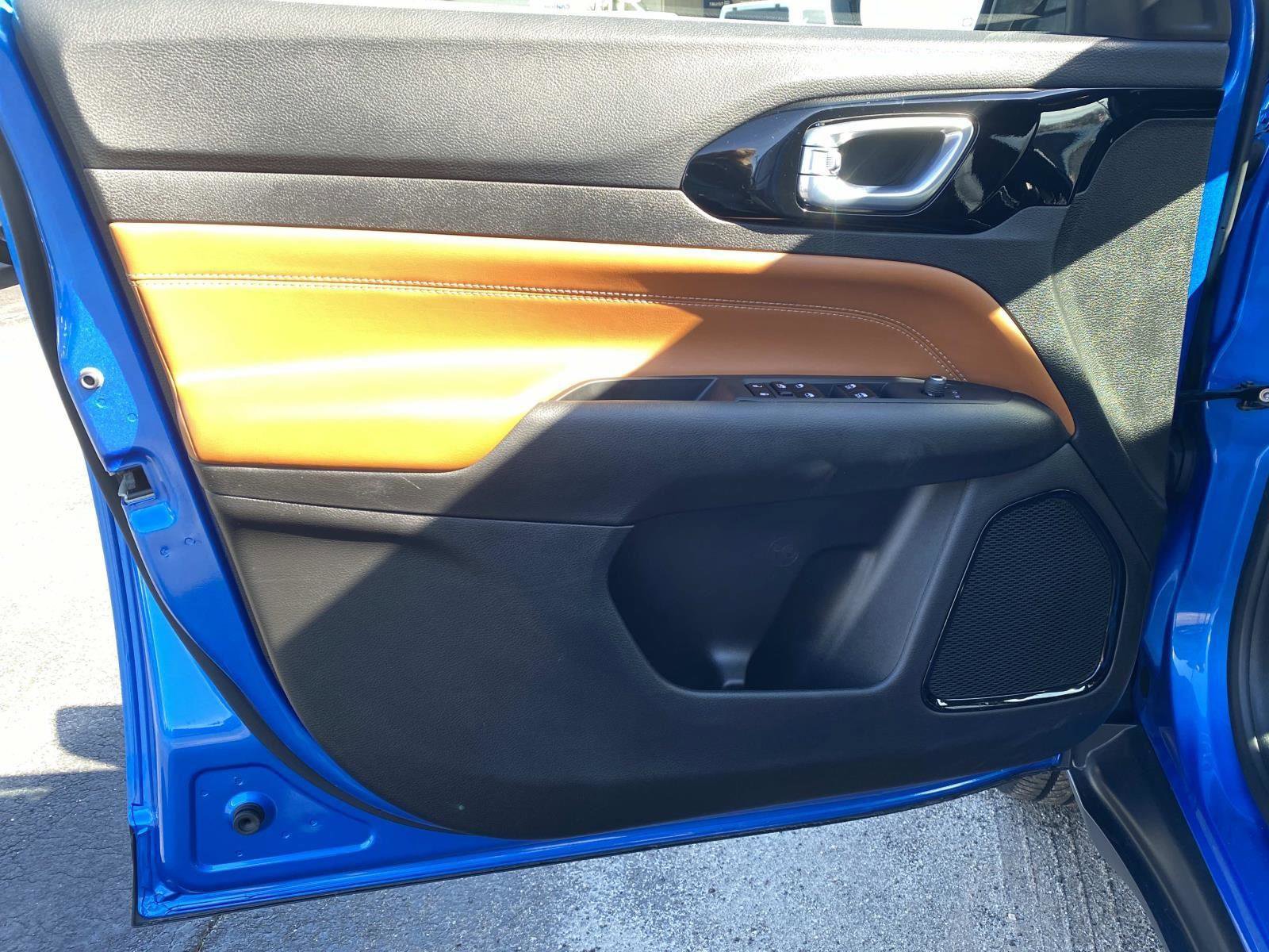 Certified 2025 Jeep Compass Limited image 21