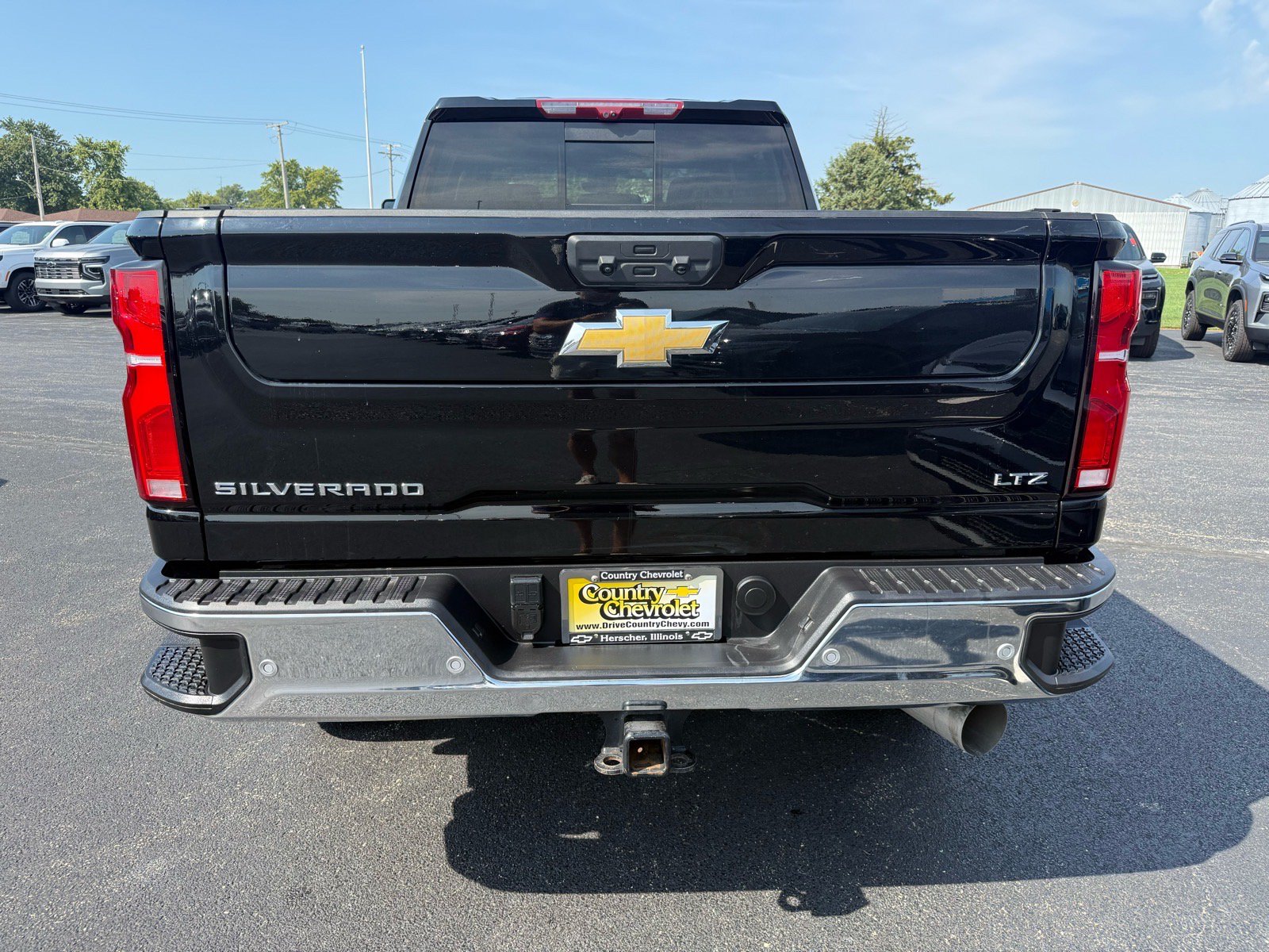 Used 2025 Chevrolet Silverado 2500 LTZ w/ LTZ Premium Package AWD/4WD image 4
