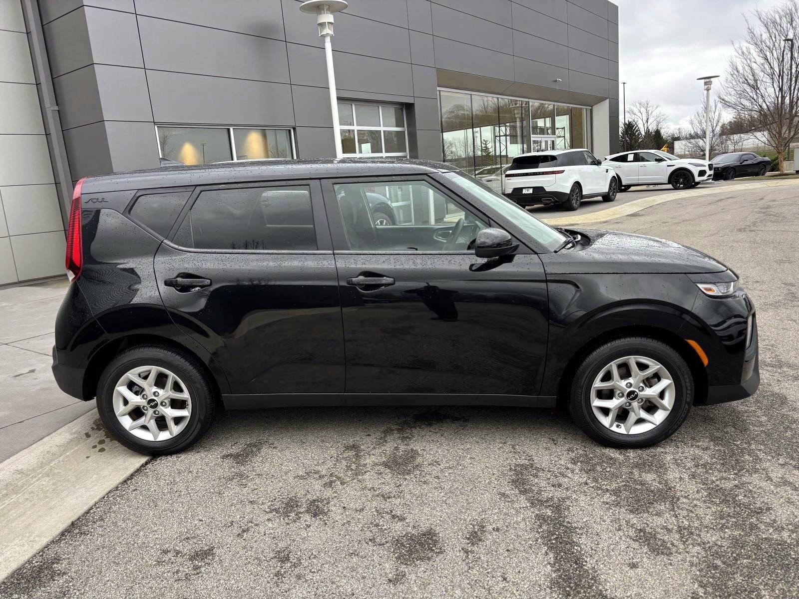 Used 2022 Kia Soul LX w/ Technology Package image 4