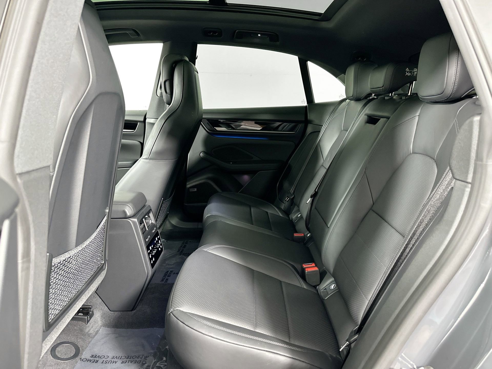 Certified 2025 Porsche Macan 4 Electric image 20