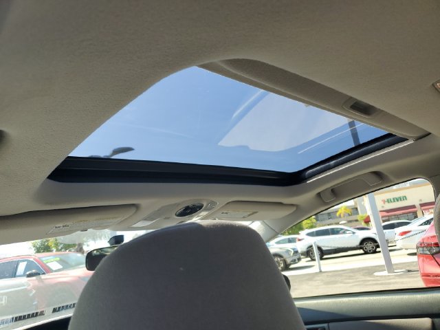 Used 2014 Toyota Prius Three w/ Solar Roof Package FWD image 15