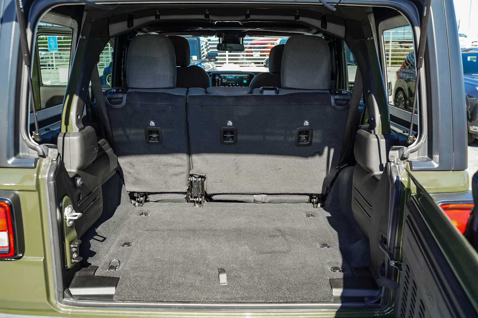 Used 2024 Jeep Wrangler Sport S image 26