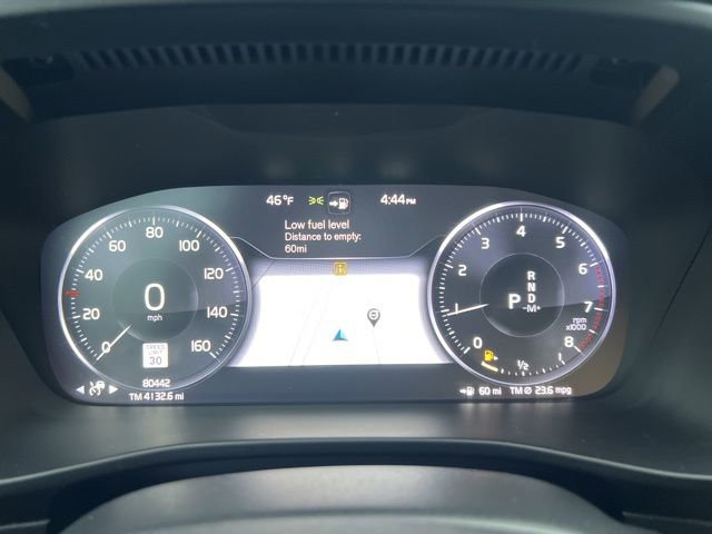 Used 2019 Volvo XC40 T5 Momentum image 31