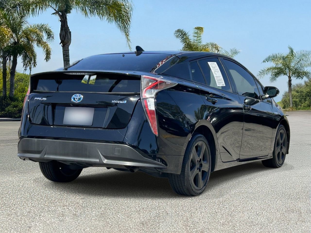 Used 2016 Toyota Prius Three Touring w/ Preferred Accessory Package FWD image 5