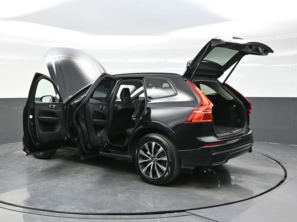 Used 2025 Volvo XC60 B5 Plus AWD/4WD image 46