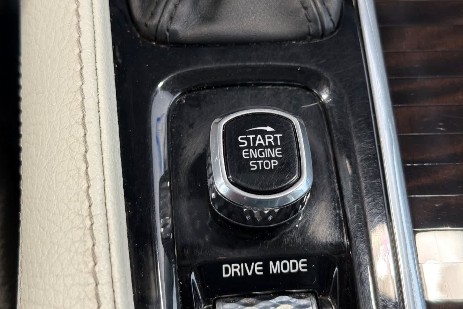 Used 2019 Volvo XC90 T6 Momentum w/ Advanced Package AWD/4WD image 26
