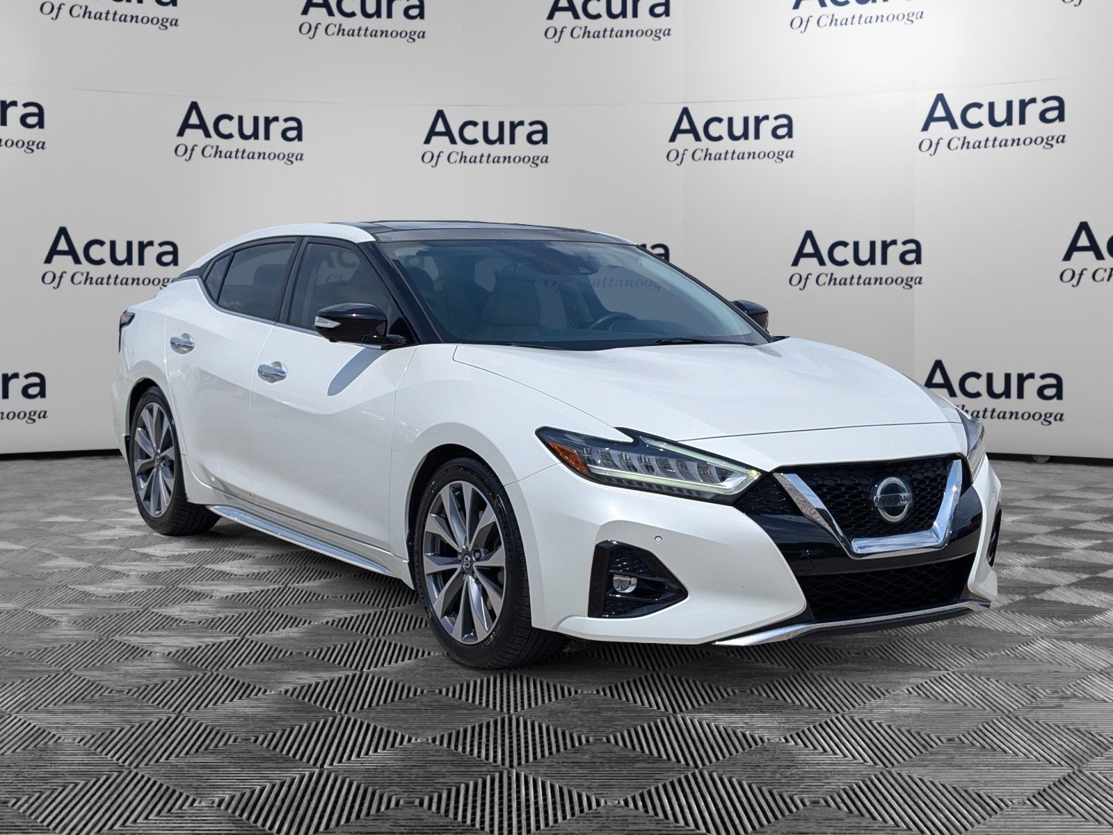 Used 2021 Nissan Maxima Platinum w/ Sport Mat Group FWD image 2