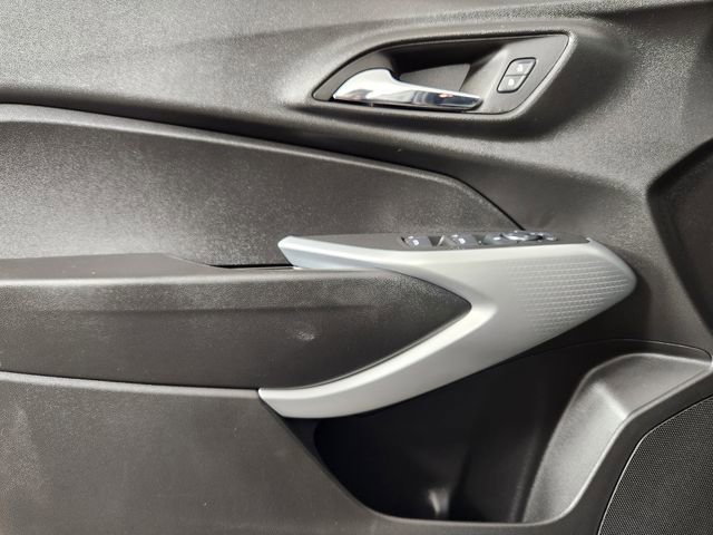 Used 2024 Chevrolet Trax RS w/ Driver Confidence Package FWD image 24