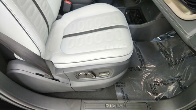 Used 2024 Rivian R1S Adventure image 23