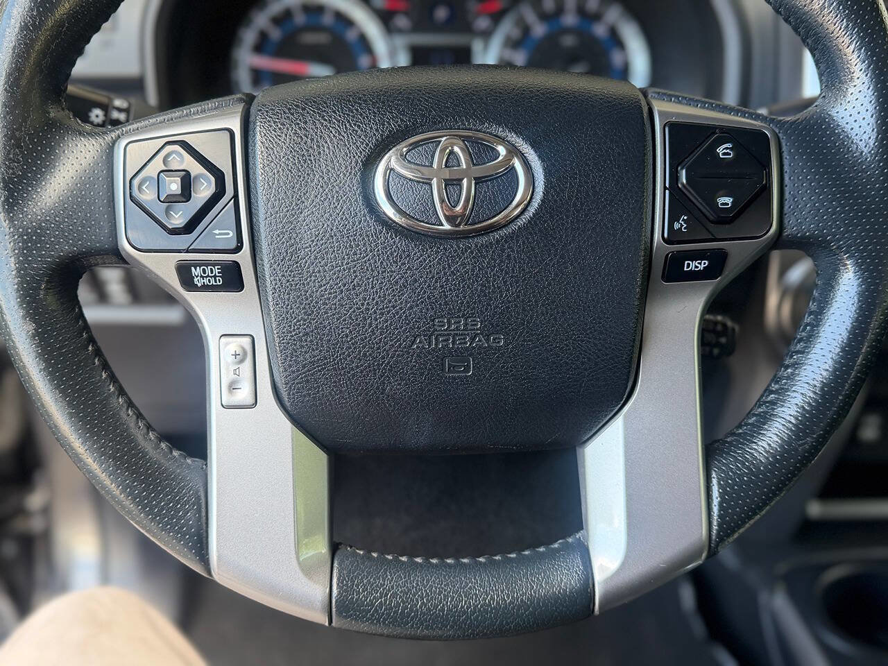 Used 2018 Toyota 4Runner Limited AWD/4WD image 10
