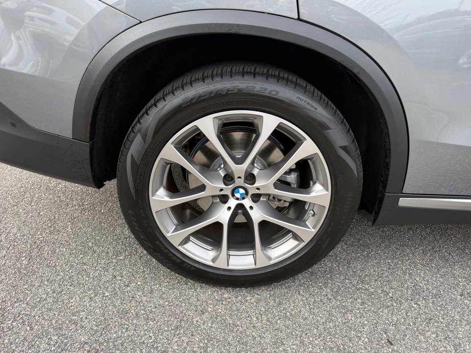 Used 2024 BMW X5 xDrive40i w/ Premium Package image 23