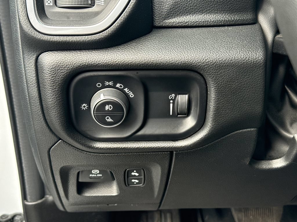 Used 2025 RAM 1500 Big Horn AWD/4WD image 18