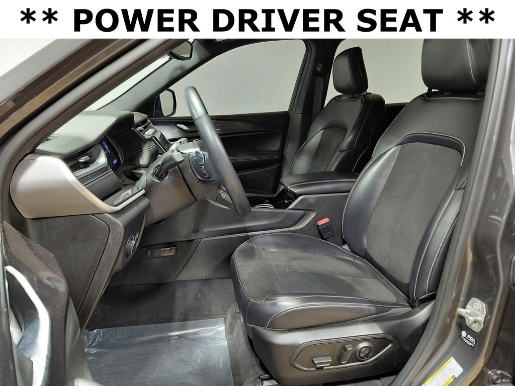 Certified 2021 Jeep Grand Cherokee L Laredo AWD/4WD image 17