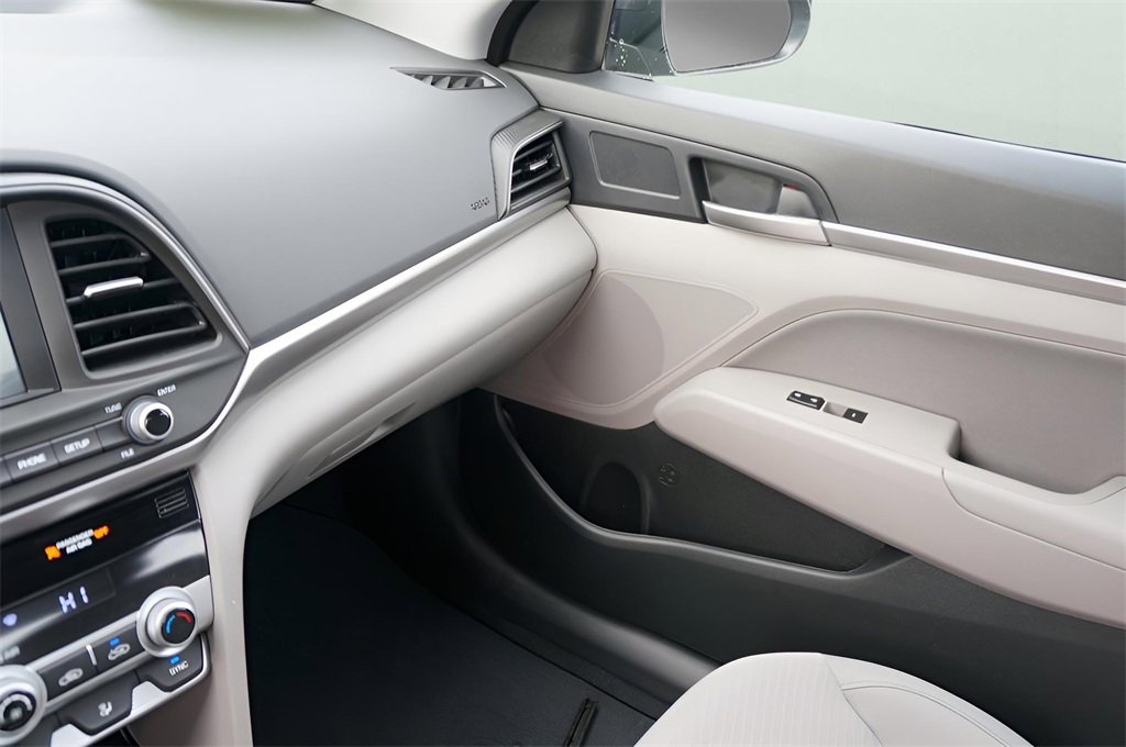 Used 2020 Hyundai Elantra SEL image 27