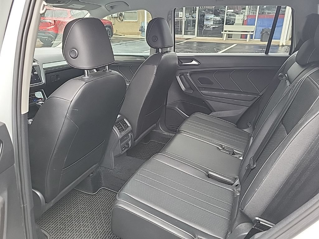 Used 2022 Volkswagen Tiguan SE AWD/4WD image 13