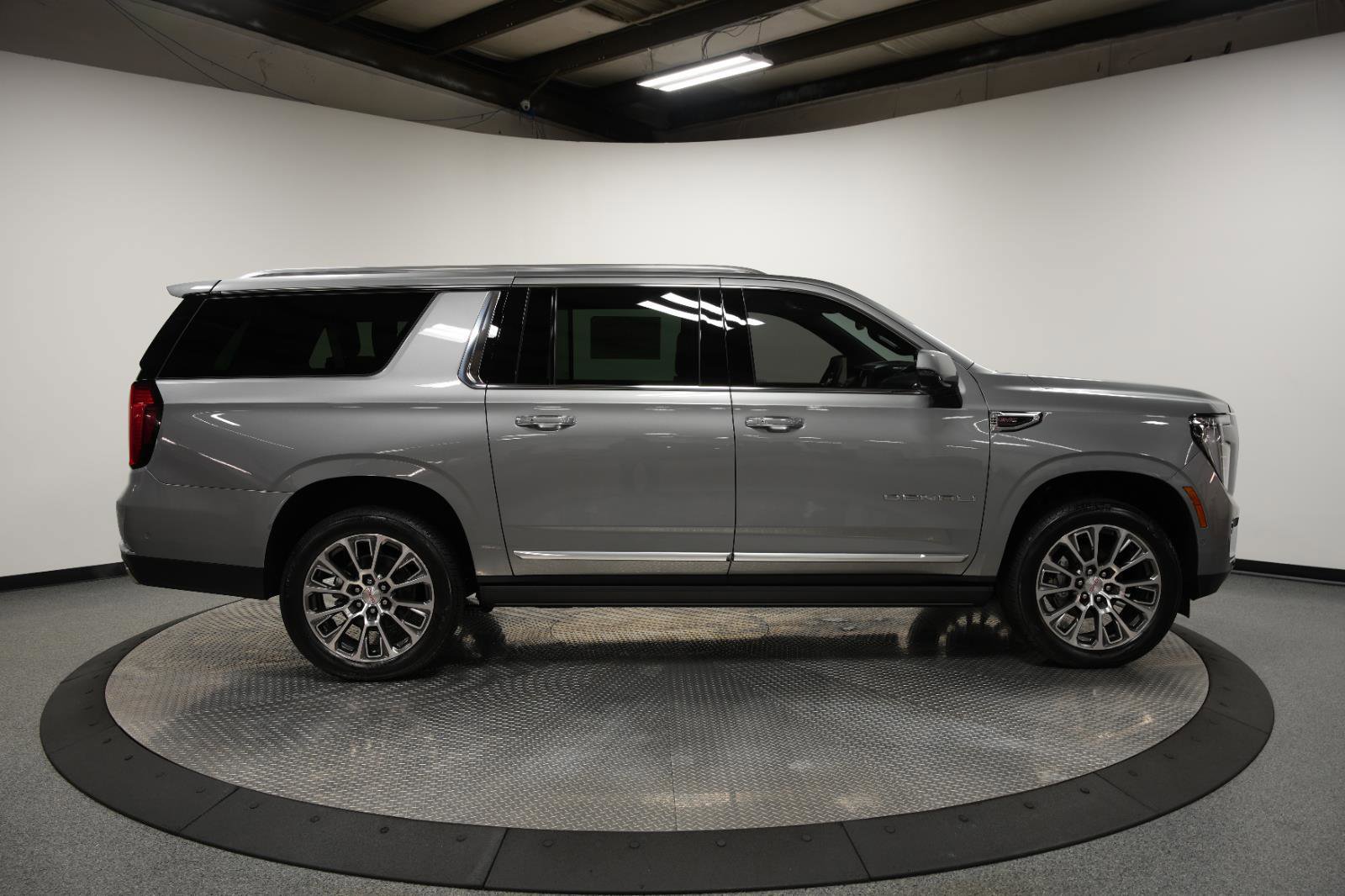 New 2026 GMC Yukon XL Denali w/ Sun & Power Step Package image 12