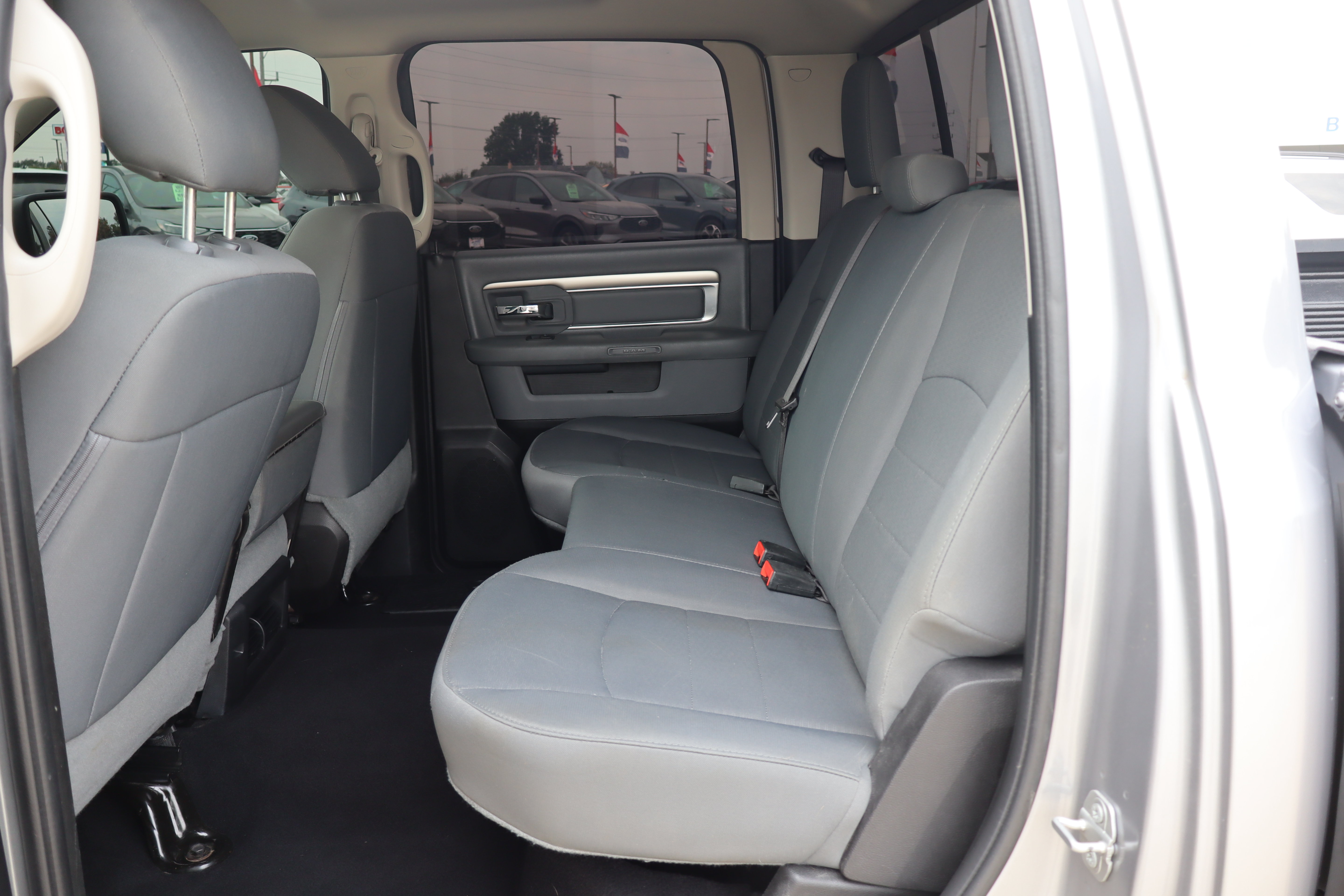 Used 2020 RAM 1500 Classic SLT AWD/4WD image 11