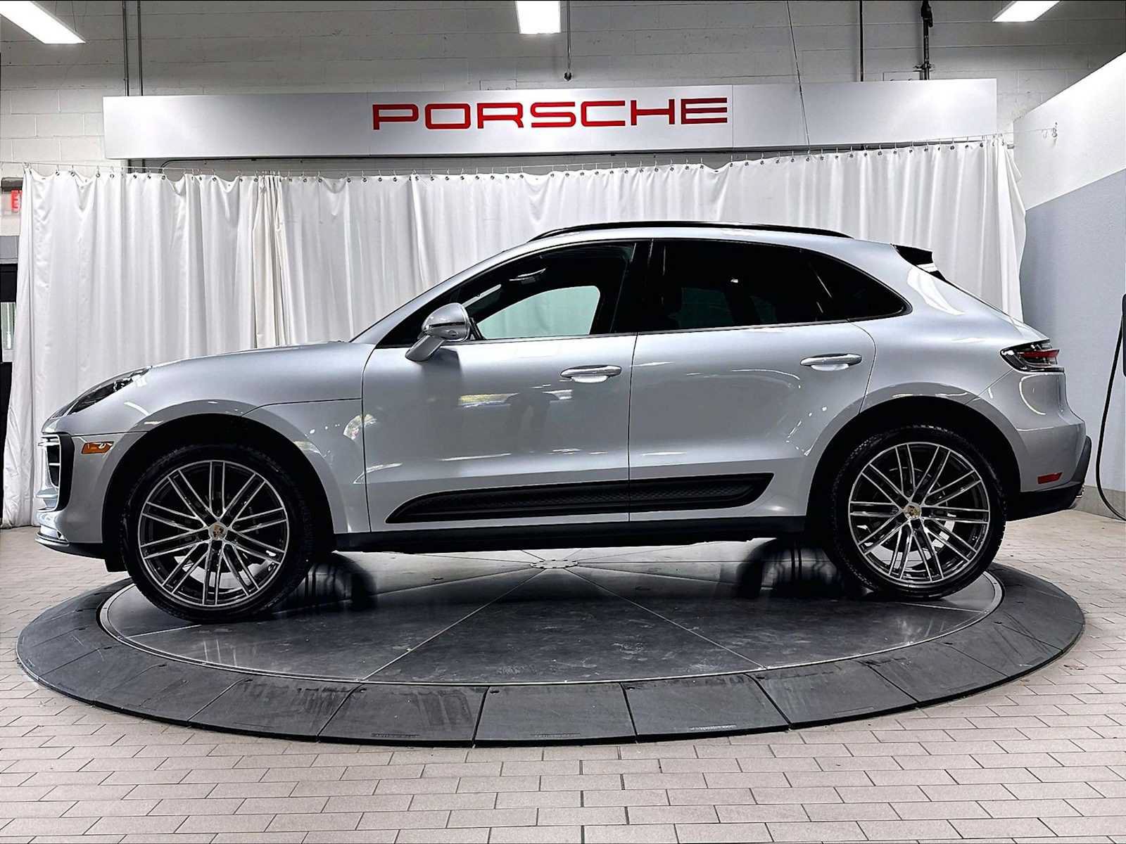 Used 2026 Porsche Macan AWD/4WD image 2