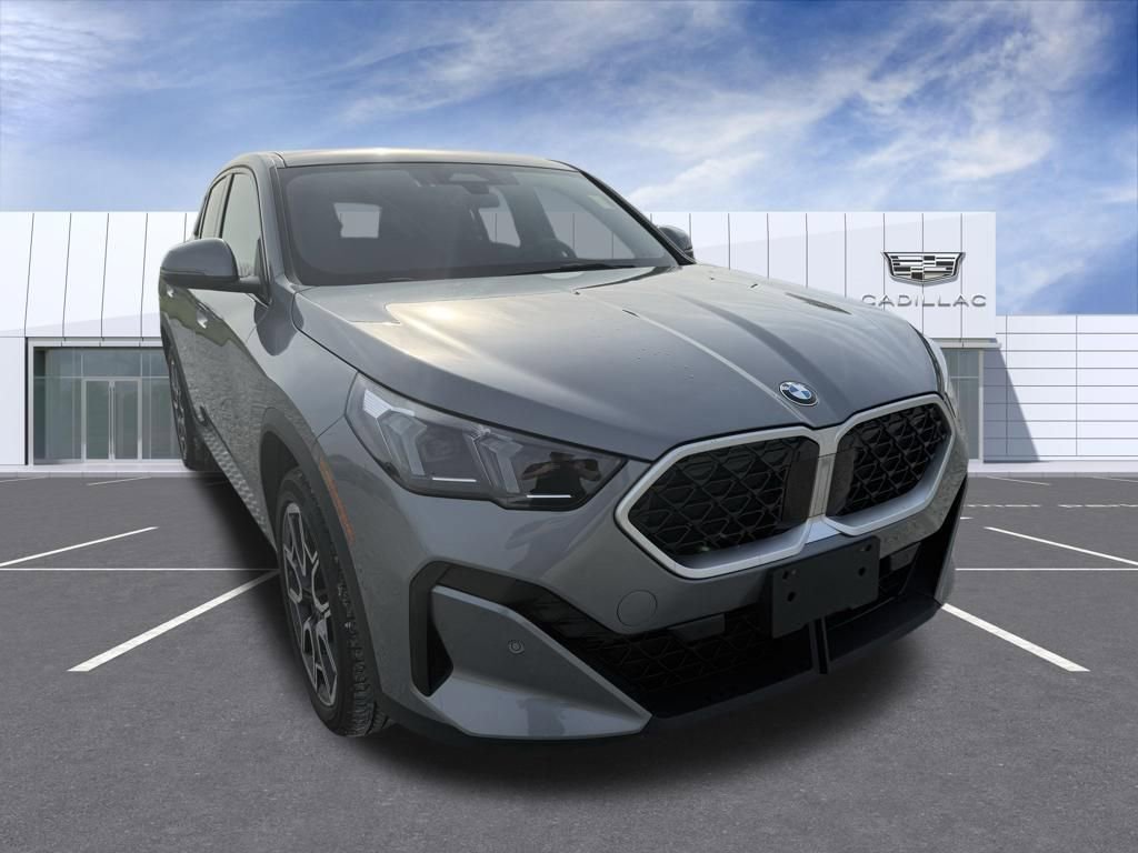 Used 2025 BMW X2 xDrive28i image 1