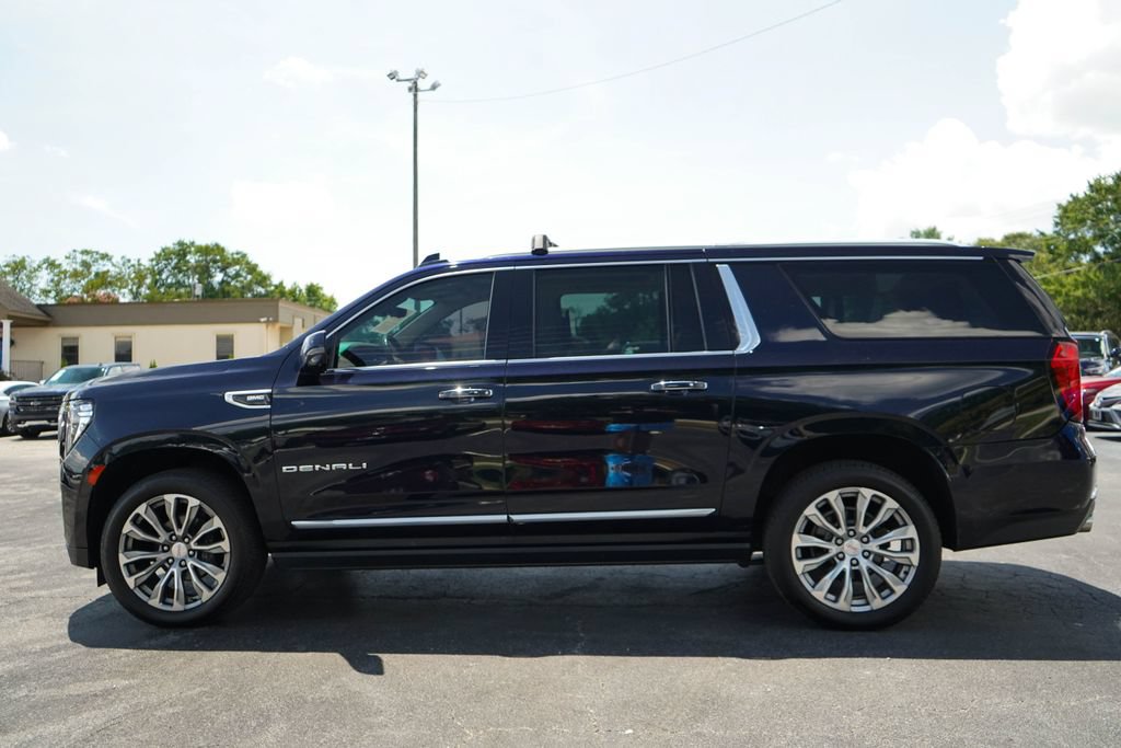 Used 2021 GMC Yukon XL Denali w/ Denali Premium Package AWD/4WD image 27