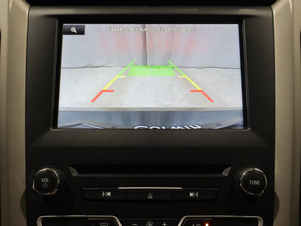 Used 2016 Ford Fusion SE w/ Equipment Group 202A FWD image 27