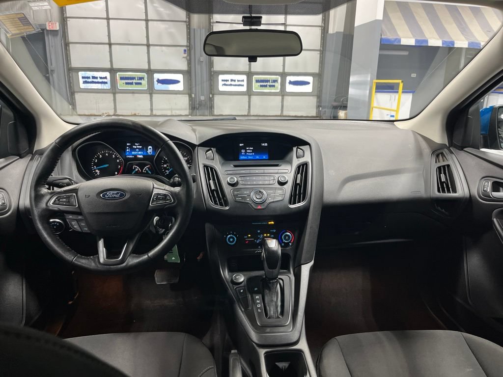 Used 2015 Ford Focus SE w/ SE Cold Weather Package FWD image 30