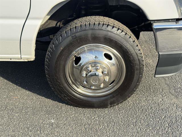 Used 2022 Ford E-450 and Econoline 450 Super Duty w/ Power Windows & Locks Group image 6