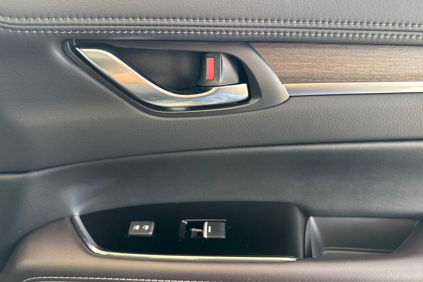 New 2025 MAZDA CX-5 Signature image 19