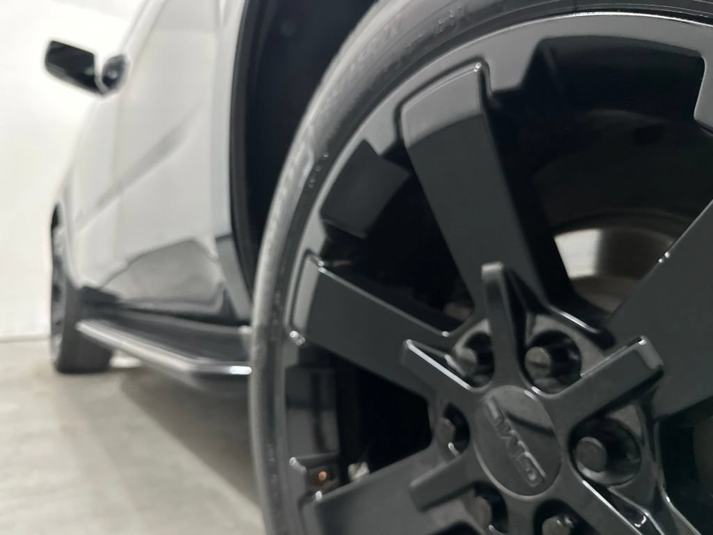 Used 2019 GMC Yukon SLT w/ Graphite Performance Edition RWD image 21