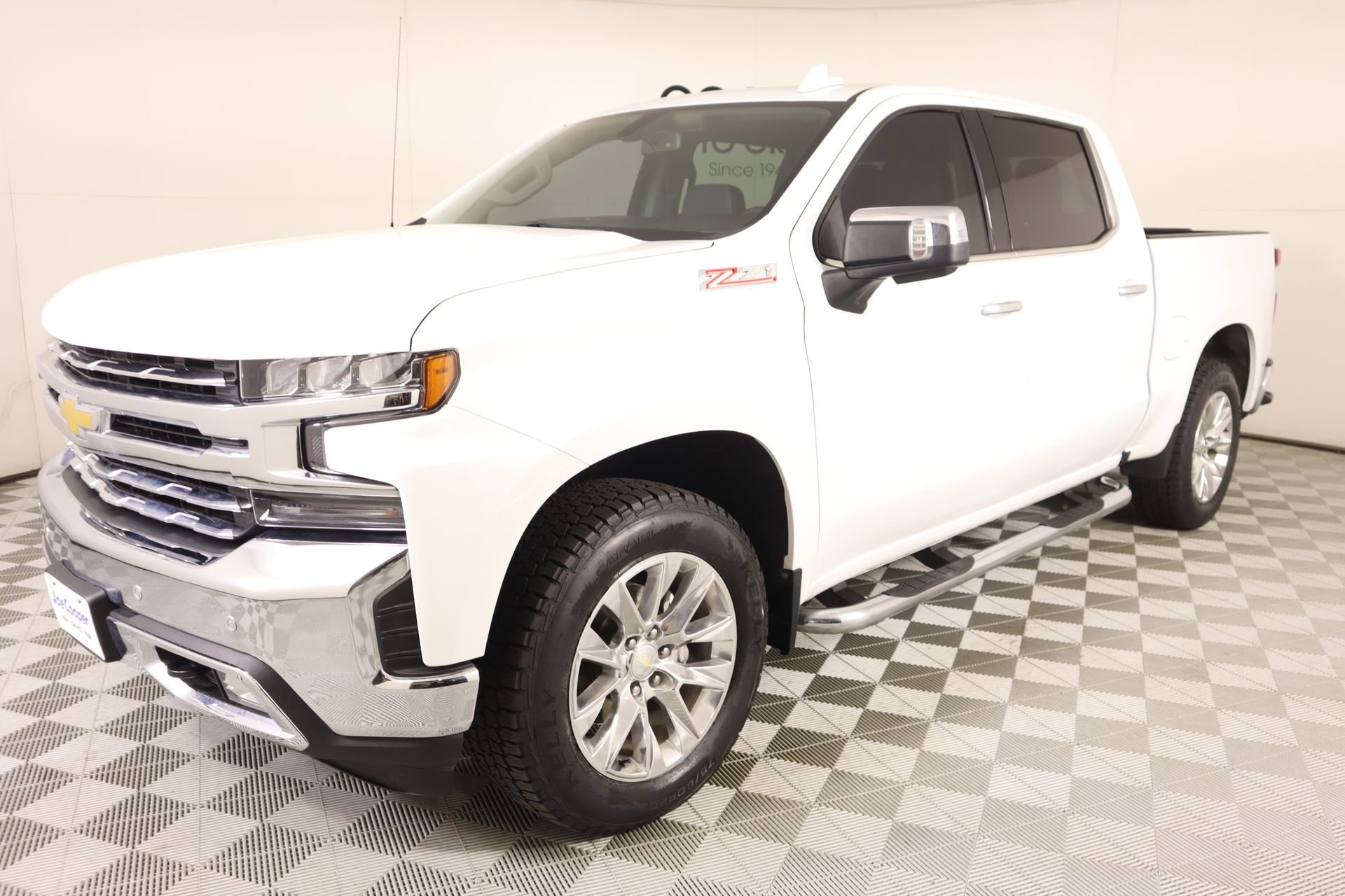 Used 2022 Chevrolet Silverado 1500 LTZ w/ Z71 Off-Road Package image 9