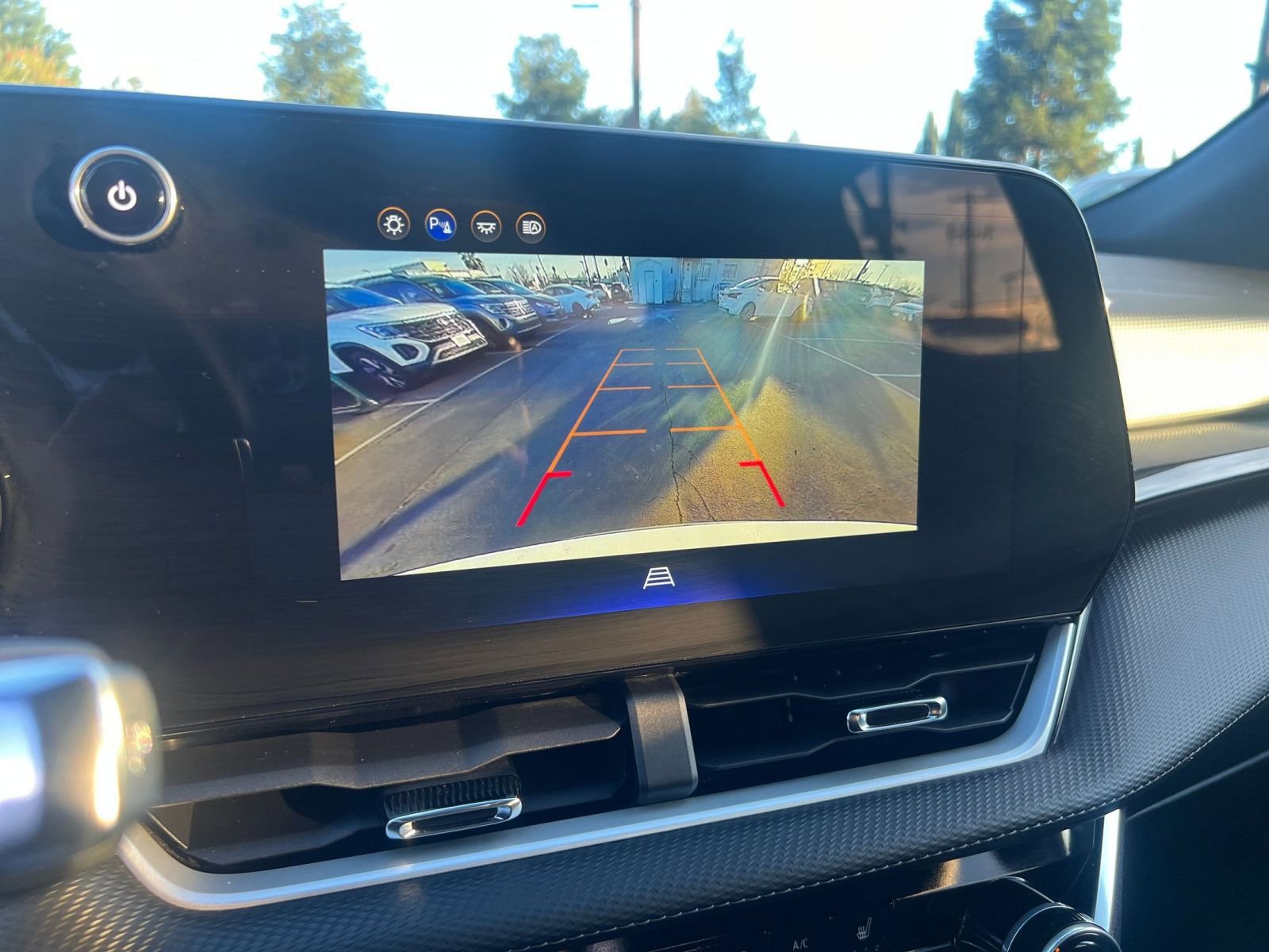 Used 2025 Chevrolet Equinox LT AWD/4WD image 17