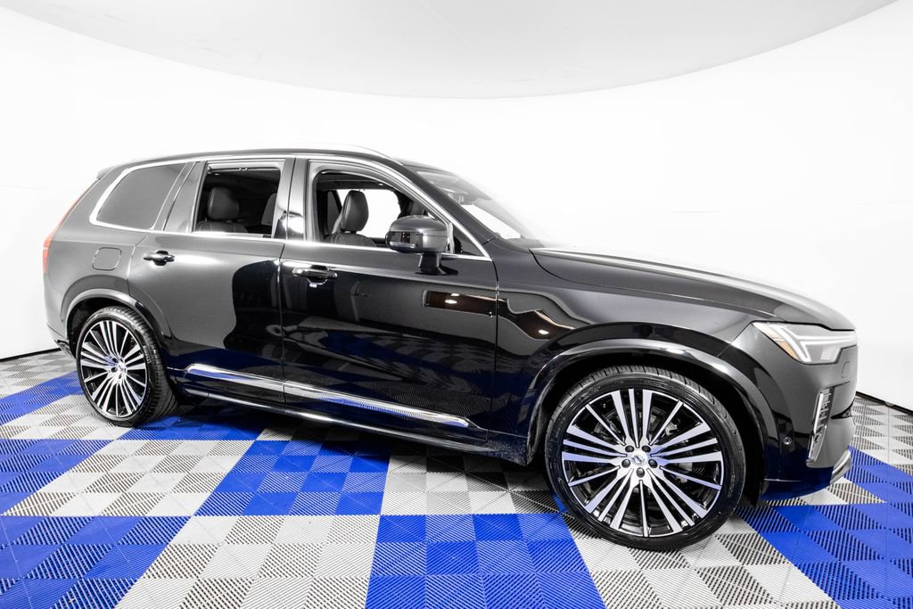 Used 2026 Volvo XC90 B6 Ultra w/ Lounge Package image 3
