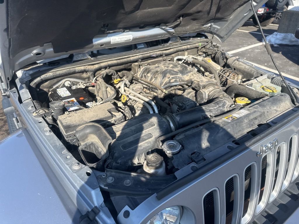 Used 2016 Jeep Wrangler Unlimited Sahara image 11