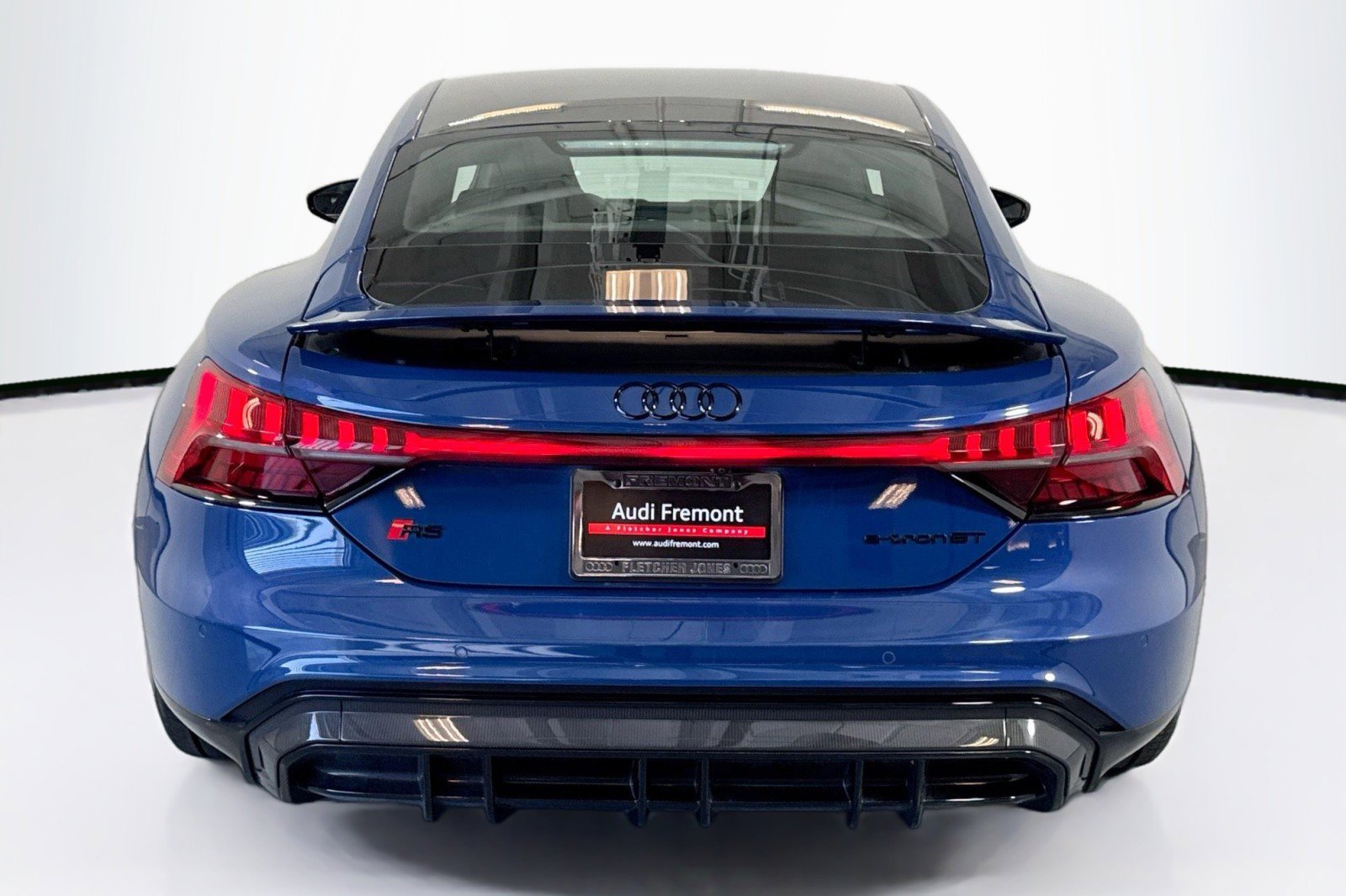 Used 2024 Audi RS e-tron GT w/ Carbon Performance Package AWD/4WD image 6