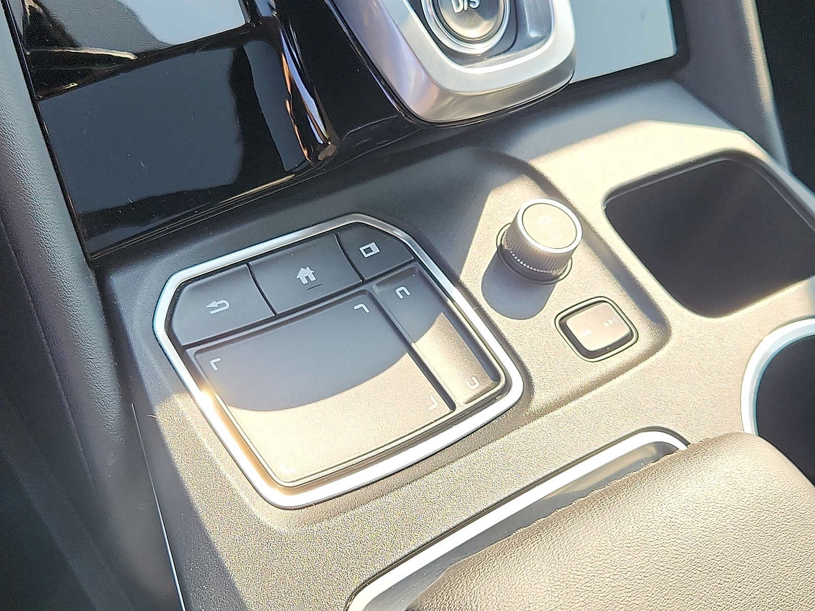 Used 2024 Acura MDX SH-AWD w/ Technology Package image 24