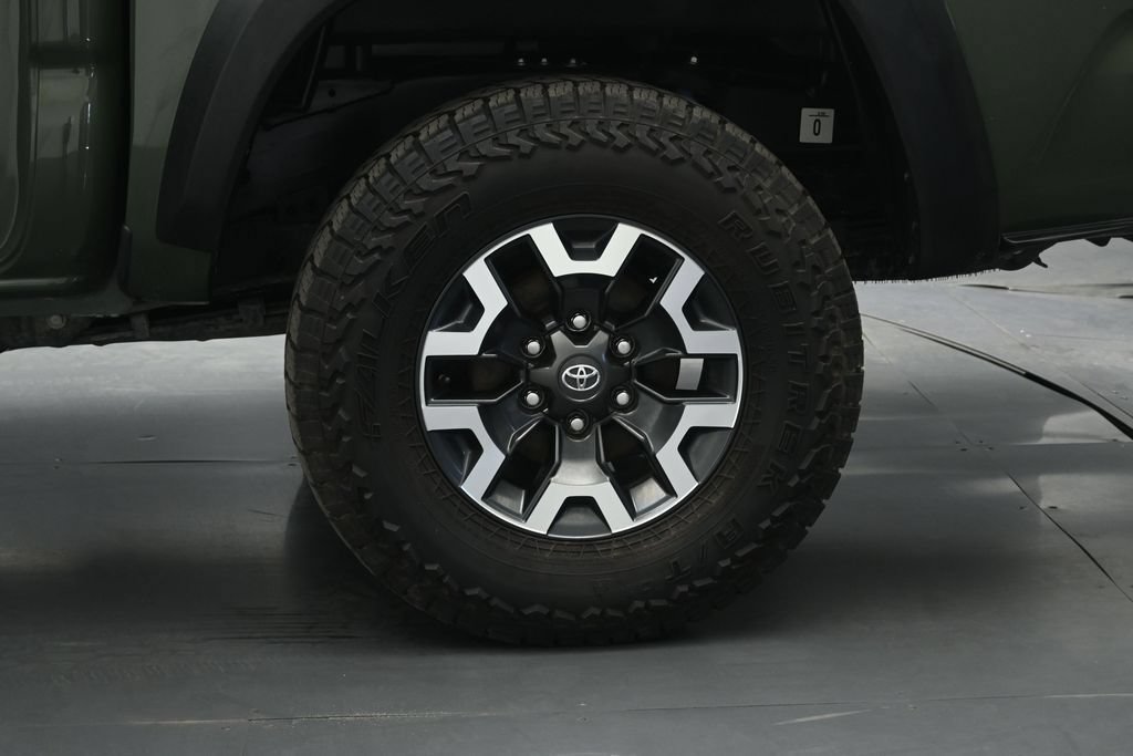 Used 2022 Toyota Tacoma TRD Off-Road w/ Technology Package RWD image 25
