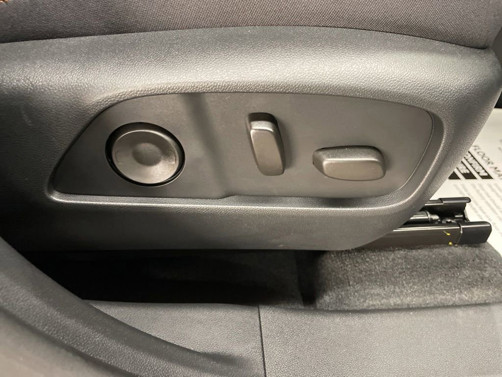 New 2026 Chevrolet Equinox ACTIV w/ Convenience Package III AWD/4WD image 34